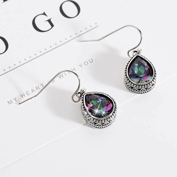 Restock🆕💧Beautiful Earrings Water Drop Iridescent Silver  NWT - Picture 3 of 6
